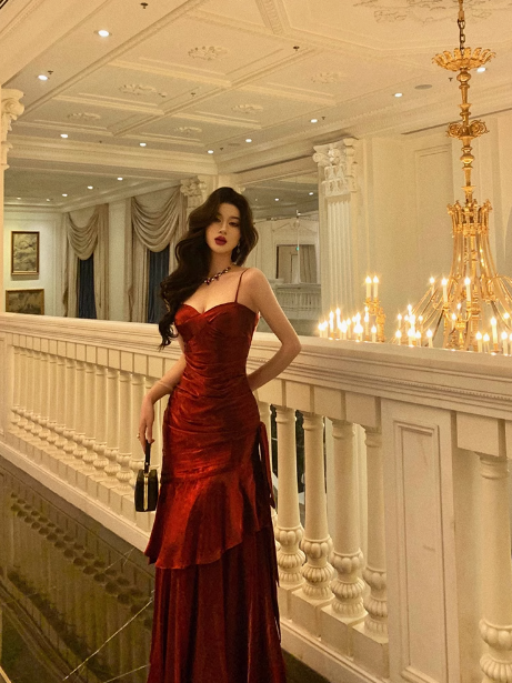 Sexy Meerjungfrau Spaghettiträger Burgunderrotes Kleid zum 21. Geburtstag Urlaubsparty Geburtstags-Outfits für Frauen DP0192