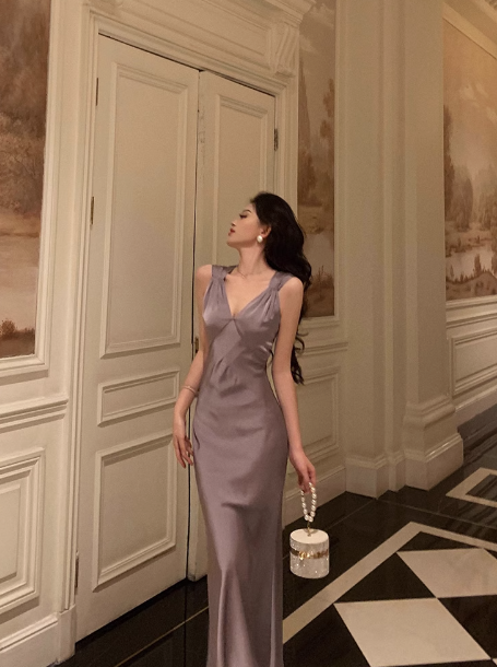 Hübsches Meerjungfrau-Kleid mit V-Ausschnitt in staubiger Traube zum 21. Geburtstag, Party-Outfits, Geburtstags-Outfits für Frauen, DP0189