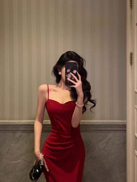 Hübsches Meerjungfrau-Spaghettiträger-Burgunderrotes Kleid zum 18. Geburtstag, lange Party-Geburtstags-Outfits für Frauen, DP0158