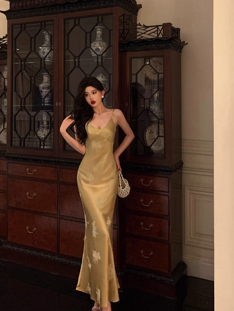 Edle Meerjungfrau Spaghettiträger Gold Langes Kleid zum 18. Geburtstag Partykleid 21. Geburtstag Outfits Geburtstagskleid Ideen für Frauen DP1305