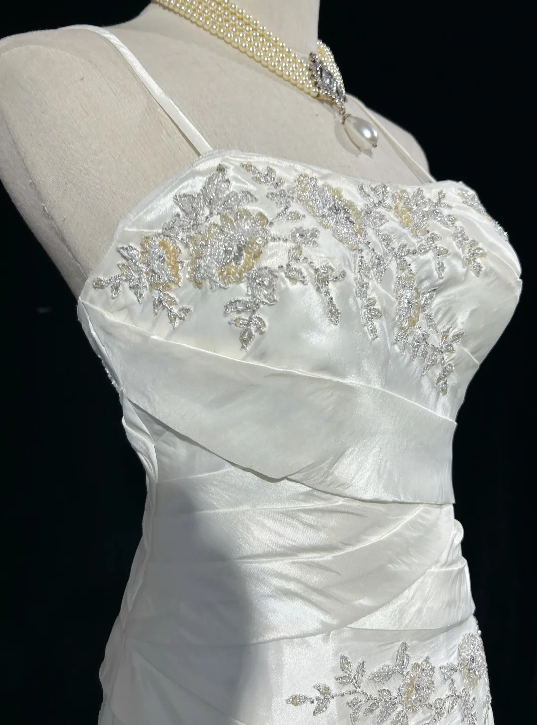 Retro Brautkleid 1960er Meerjungfrau Spaghettiträger Ärmellose Spitze Langes weißes 60er Brautkleid Elegante Brautkleider DH1120