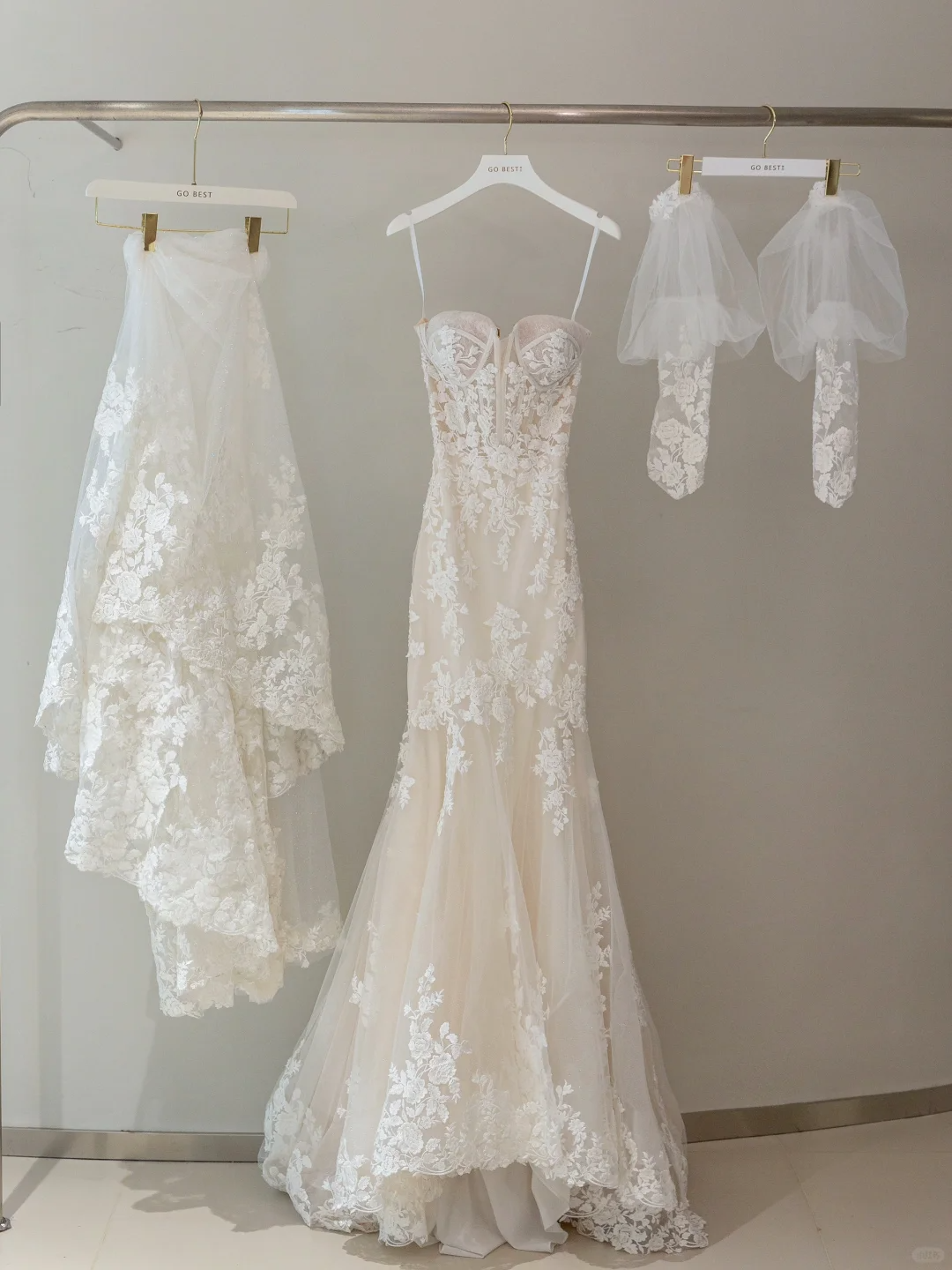 Bescheidenes Brautkleid Meerjungfrau Schatz Ärmellos Lange Weiße Spitze Brautkleider Elegante Brautkleider DH1140