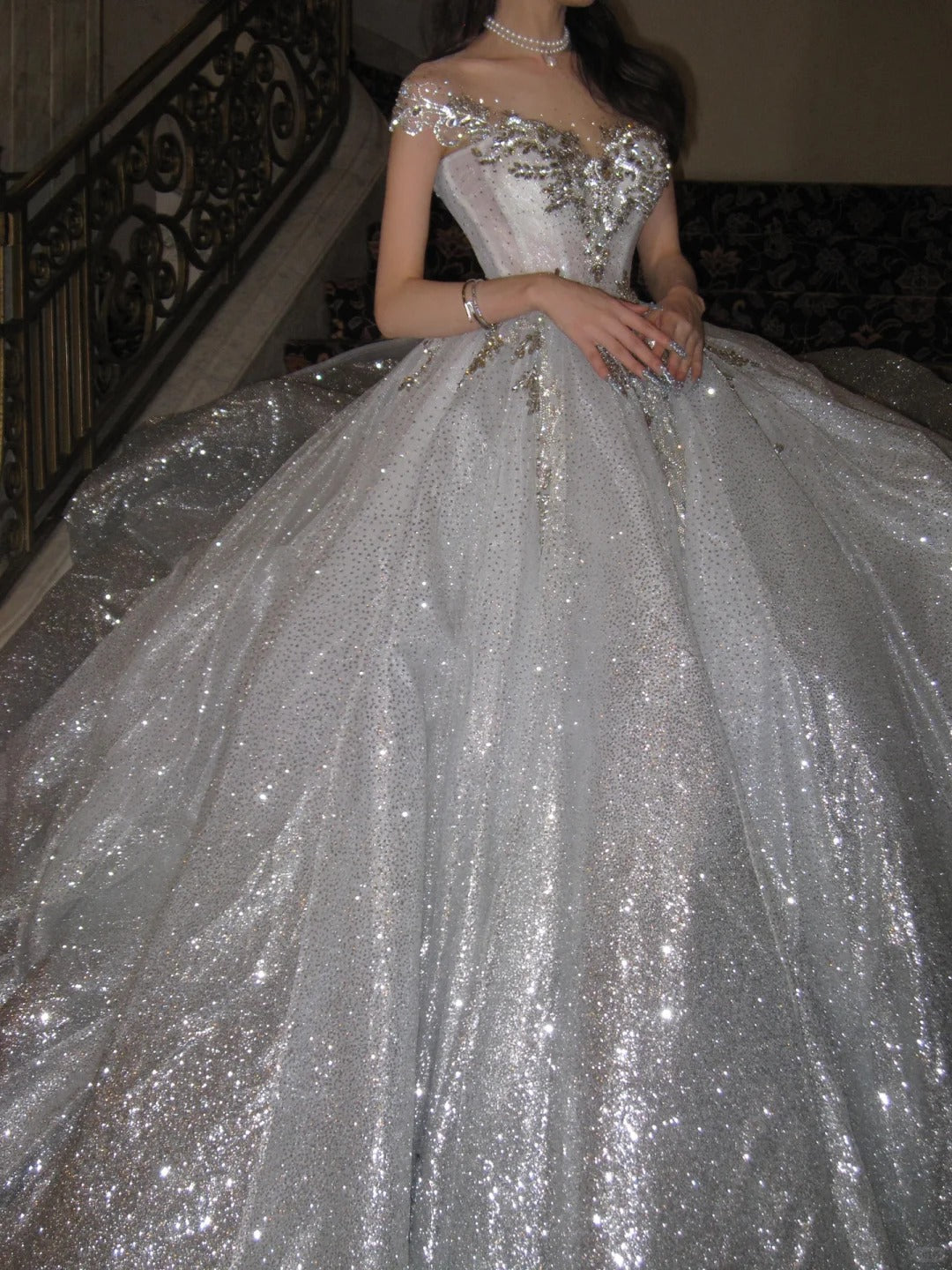 Einzigartiges Brautkleid Ballkleid Scoop Weiß Pailletten Lange Brautkleider Luxus Brautkleid Brautkleider DH1519