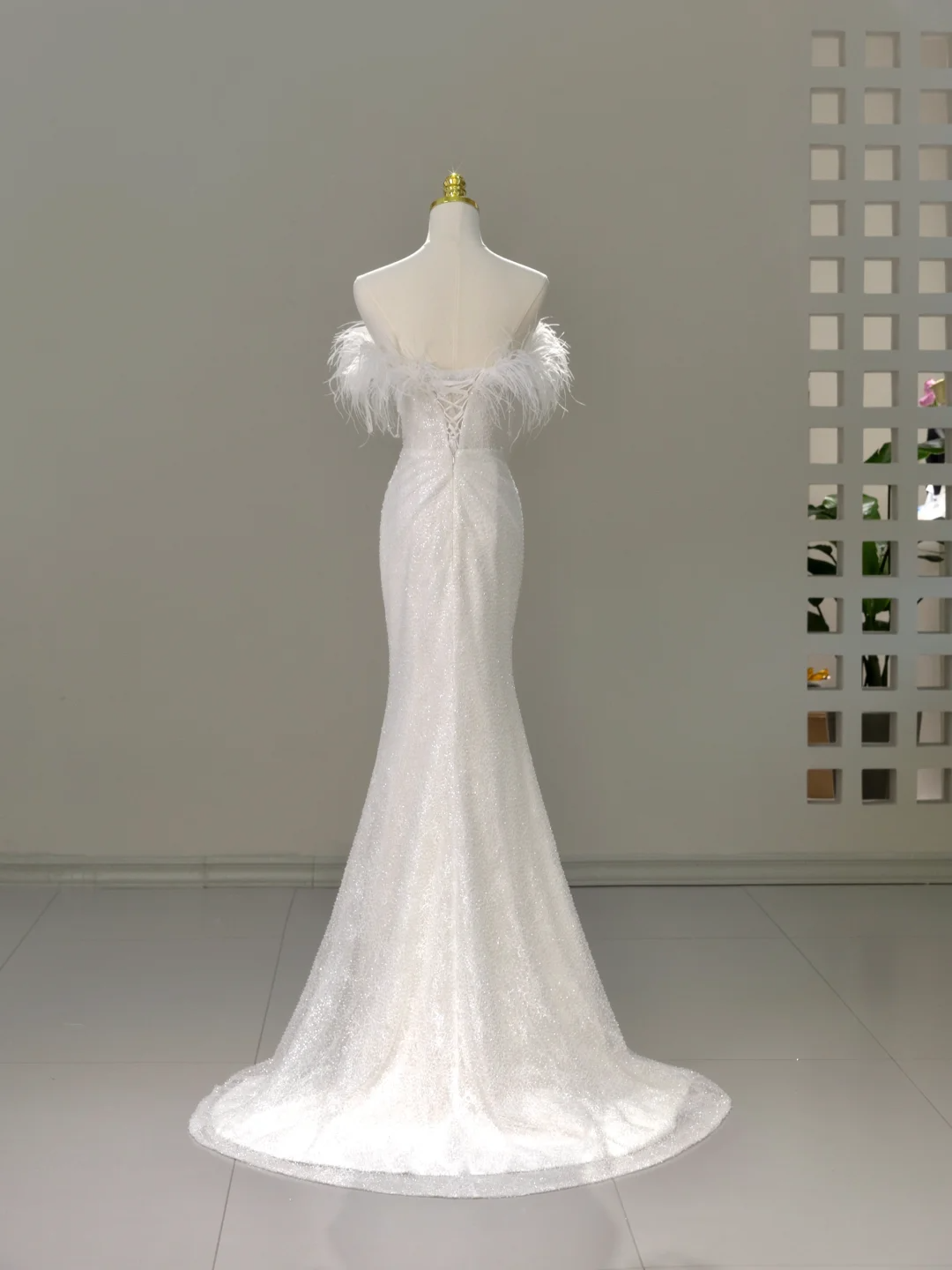 Princess Bridal Dress Mermaid Off The Shoulder White Sequin Feathers Wedding Dress Wedding Dresses Modest Wedding Gowns DH2039