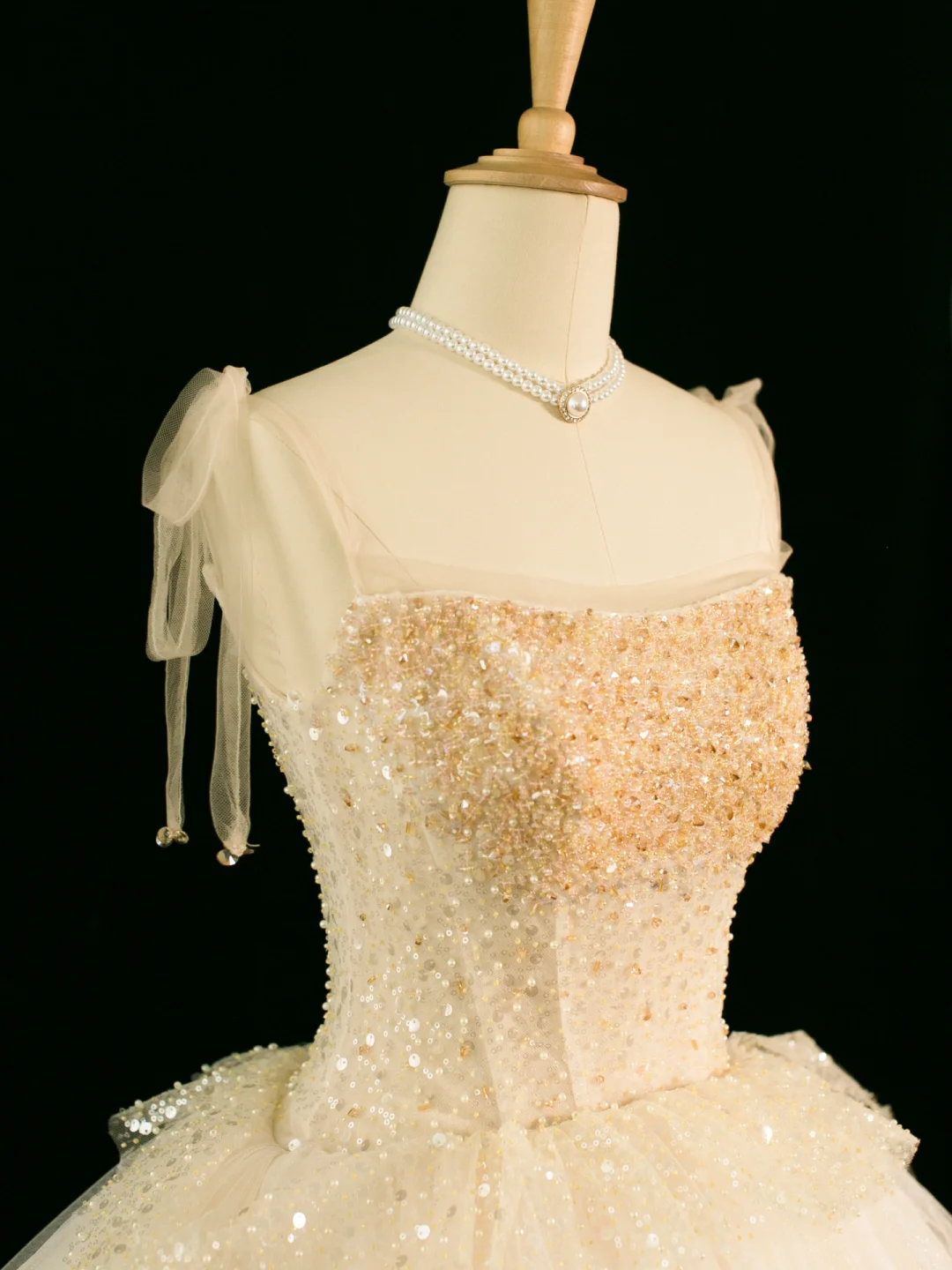Elegantes Brautkleid Ballkleid Träger Ärmellos Elfenbein Tüll Sommer Lange Brautkleider Brautkleid Brautkleider DH356