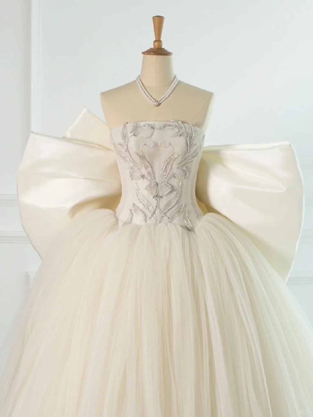 Elegantes Brautkleid Ballkleid Trägerlos Ärmellos Weiß Tüll Sommer Brautkleider Brautkleid Brautkleider DH371