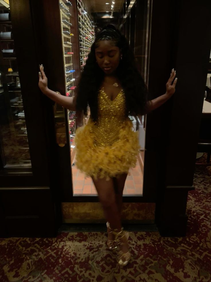 Cute Sheath Straps Yellow Sequin Sleeveless Mini Short Formal 8th Grade Homecoming Dresses Summer Middle School Hoco Dress Homecoming Outfits Birthday Dress DH747