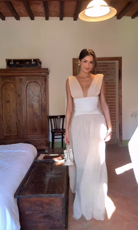 Chic A-Line Long Prom Dresses Chiffon SleevelessWedding Guest Dresses DP04140