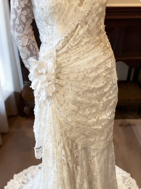 Glam Off-shoulder Mermaid Long Wedding Dresses Lace Appliques White Bridal Gowns Long Sleeveless Bridal Dresses DP04211