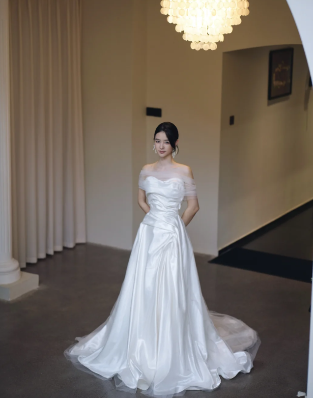 Timeless Sweetheart A-Line Long Wedding Dresses Satin White Bridal Gowns Sleeveless Bridal Dresses DP04217