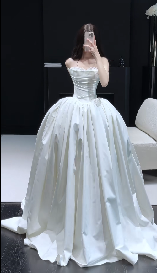 Timeless Strapless Ball Gown Satin Long Wedding Dresses White Bridal Gowns Sleeveless Bridal Dresses DP04305