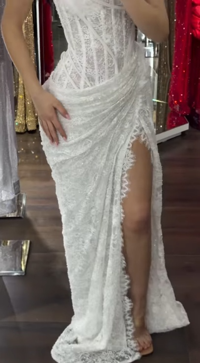 Sexy Sheath White Long Prom Dress Lace Applique Strapless Slit Evening Dress Sleeveless Party Dress DP04826