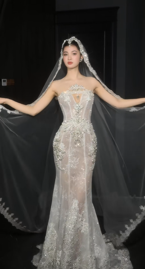 Timeless Mermaid Long Wedding Dress Strapless Beaded Tulle White Bridal Dress Sleeveless Bridal Gowns DP04944