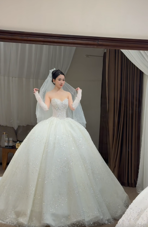 Elegant A-line White Long Wedding Dress Beaded Tulle Sweetheart Bridal Gowns Sleeveless Bridal Dress DP04979