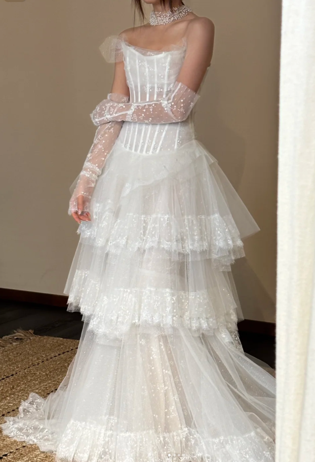 Chic Sheath White Long Wedding Dress Tulle Strapless Bridal Gowns Sleeveless Bridal Dress DP04980