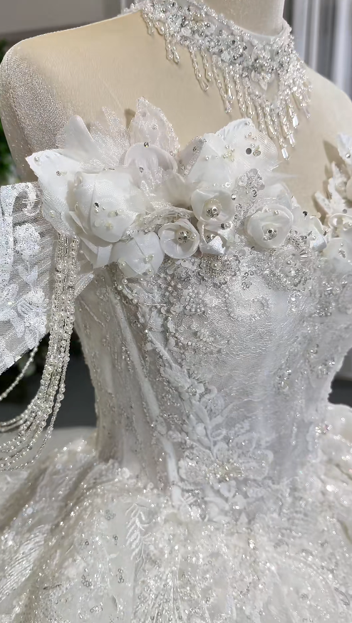 Timeless White Wedding Dress A-Line Off-shoulder Bridal Dress Tulle Applique Beaded Bridal Gown DP05054