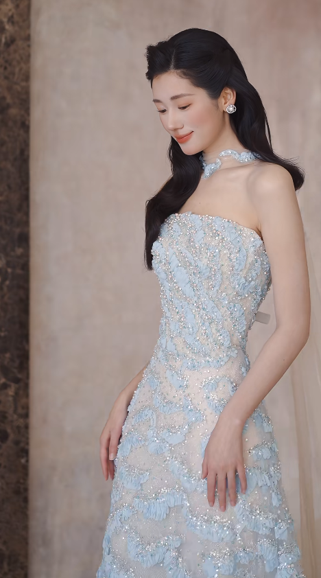 Timeless Blue Wedding Dress A-Line Strapless Bridal Dress Tulle Applique Bridal Gown DP05055
