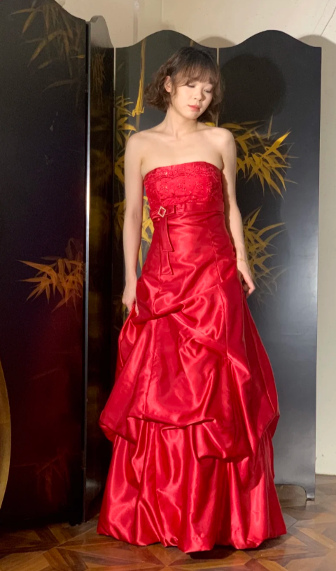 Robe de soirée longue bustier chic en satin rouge DP05296
