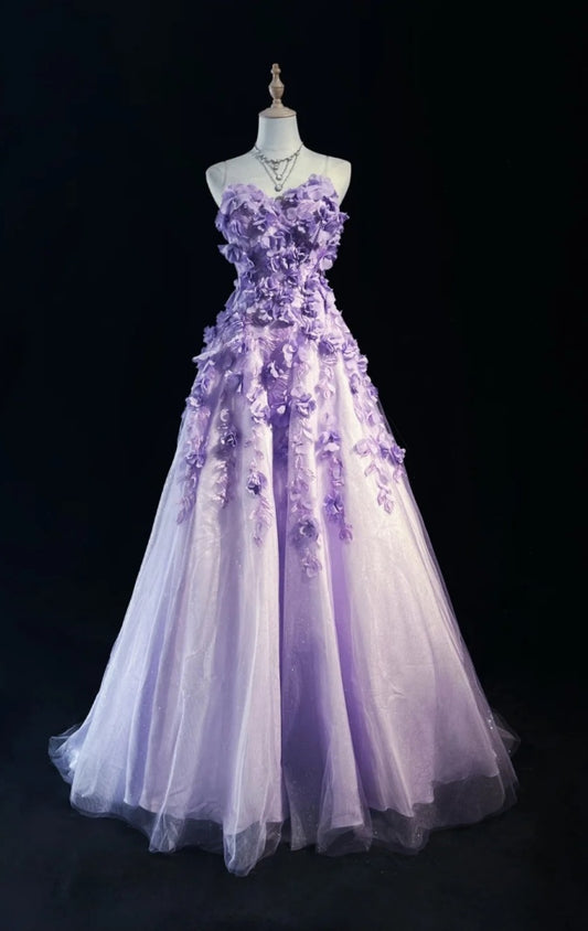 Feenhaftes lila Ballkleid Sweetheart Formales Kleid A-Linie Tüll Applikationen Langes Abendkleid DP05414