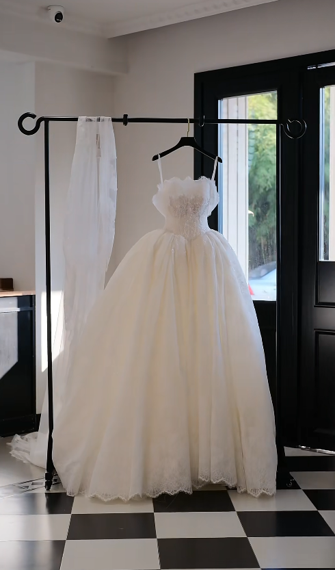 Elegant White Wedding Dress Strapless A-Line Bridal Dress Beaded Tulle Bridal Gown DP05493