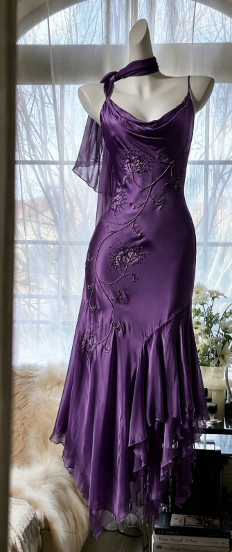 Langes Abendkleid aus Satin mit Spaghettiträgern und Etuikleid, Lila, Ballkleid DP05599
