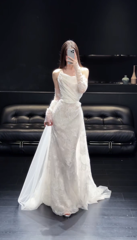 Zeitloses trägerloses Etui-Brautkleid aus Tüll, Brautkleid Weiß DP05619