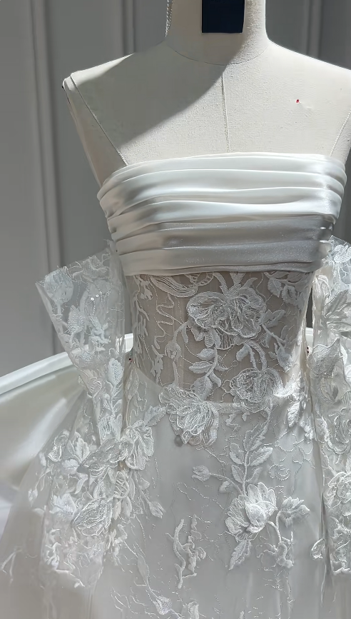 Elegant White Wedding Dress Strapless A-Line Bridal Gown Appliques Tulle Bridal Dress DP05716