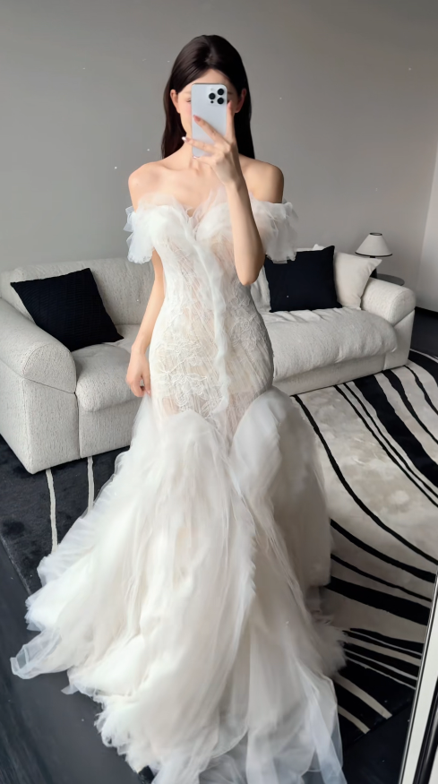 Timeless White Wedding Dress Off-shoulder Mermaid Bridal Gown Tulle Bridal Dress DP05721