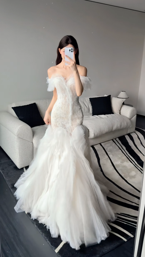 Timeless White Wedding Dress Off-shoulder Mermaid Bridal Gown Tulle Bridal Dress DP05721