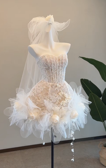 Classy Strapless A-Line Wedding Dress Lace Applique Bridal Dress White Bridal Gown DP05796