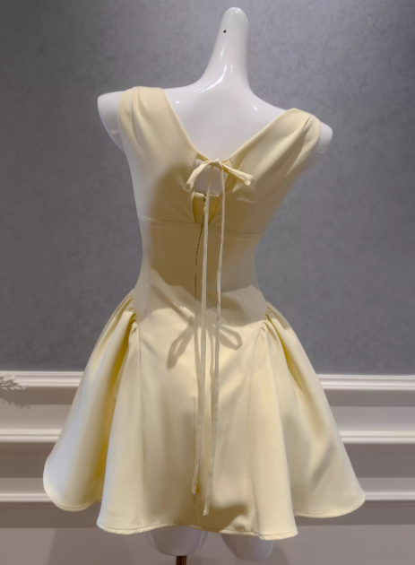 Schickes aprikosenfarbenes kurzes Homecoming-Kleid, A-Linien-Chiffon-Geburtstagskleid, ärmelloses Partykleid DP05860