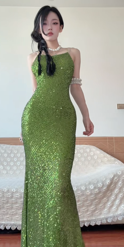 Elegant Green Evening Dress Spaghetti Straps Sheath Sequins Prom Dress DP06377