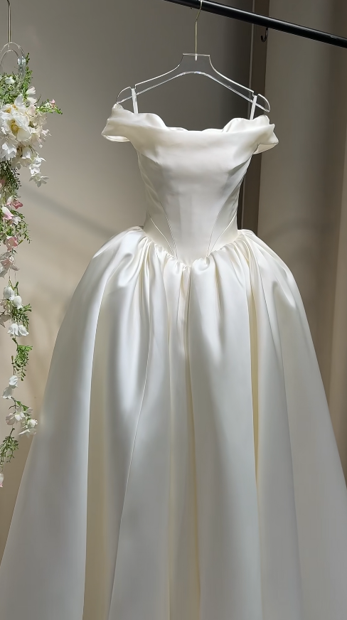 Simple Off-shoulder A-Line Wedding Dress Satin Bridal Dress White Sleeveless Bridal Gown DP06411
