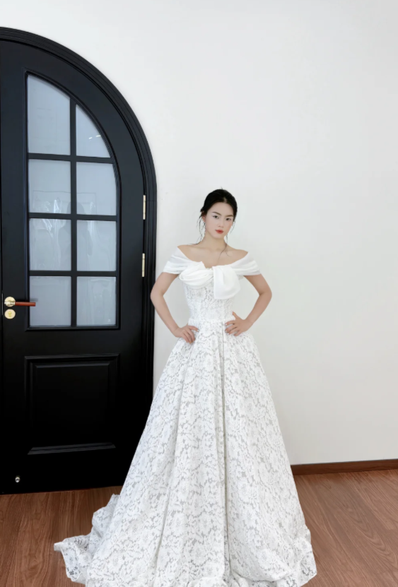 Modest Off-shoulder A-Line Wedding Dress Lace White Bridal GownDP06542