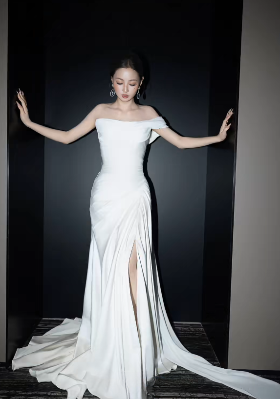 Chic White Sheath Satin Long Wedding Dress DP06780
