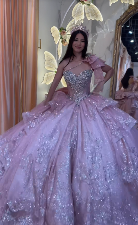 Gorgeous Pink Ball Gown Quinceanera Dress Tulle Applique Sweet 16 Dress DP07460