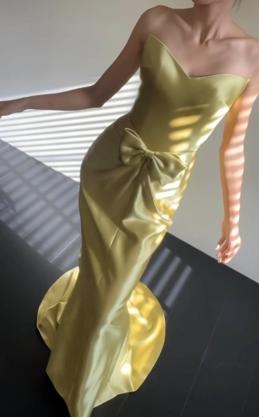 Robe de bal jaune fourreau en satin longue robe de soirée DP07498