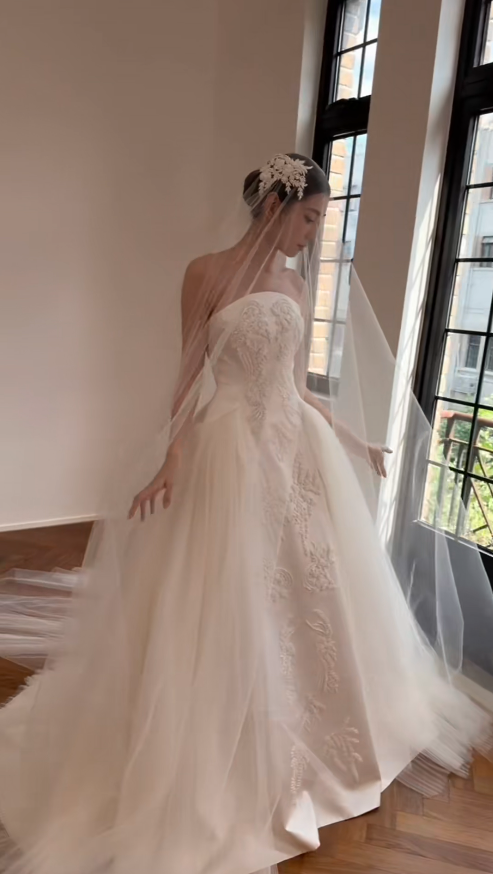 Gorgeous White Bridal Dress A-Line Satin Wedding Dress DP07786