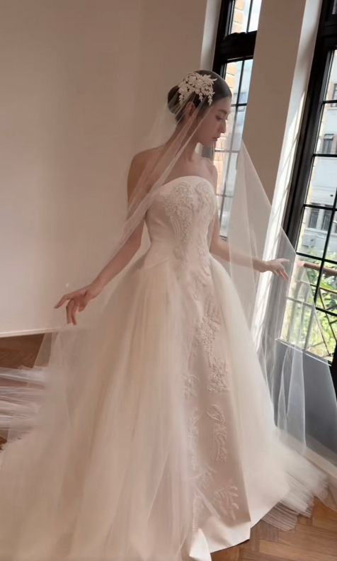 Gorgeous White Bridal Dress A-Line Satin Wedding Dress DP07786