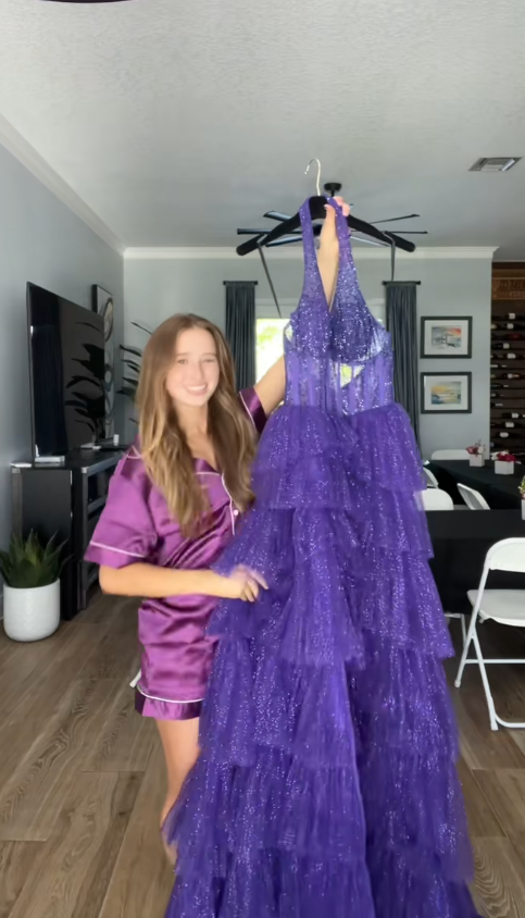 Wunderschönes langes Abendkleid aus Tüll in A-Linie, lila Ballkleid DP08053