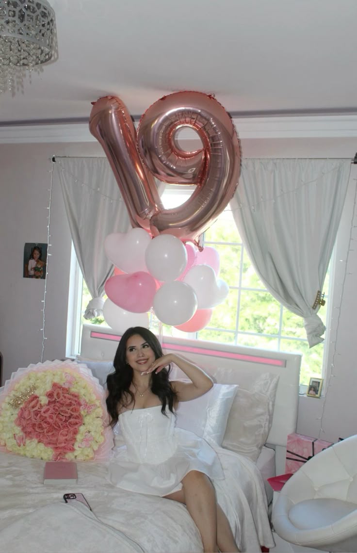 Jolie robe d'été courte en satin blanc sans bretelles, coupe trapèze, tenue d'anniversaire Hoco, mini robe de soirée pour 19e anniversaire, DP1108