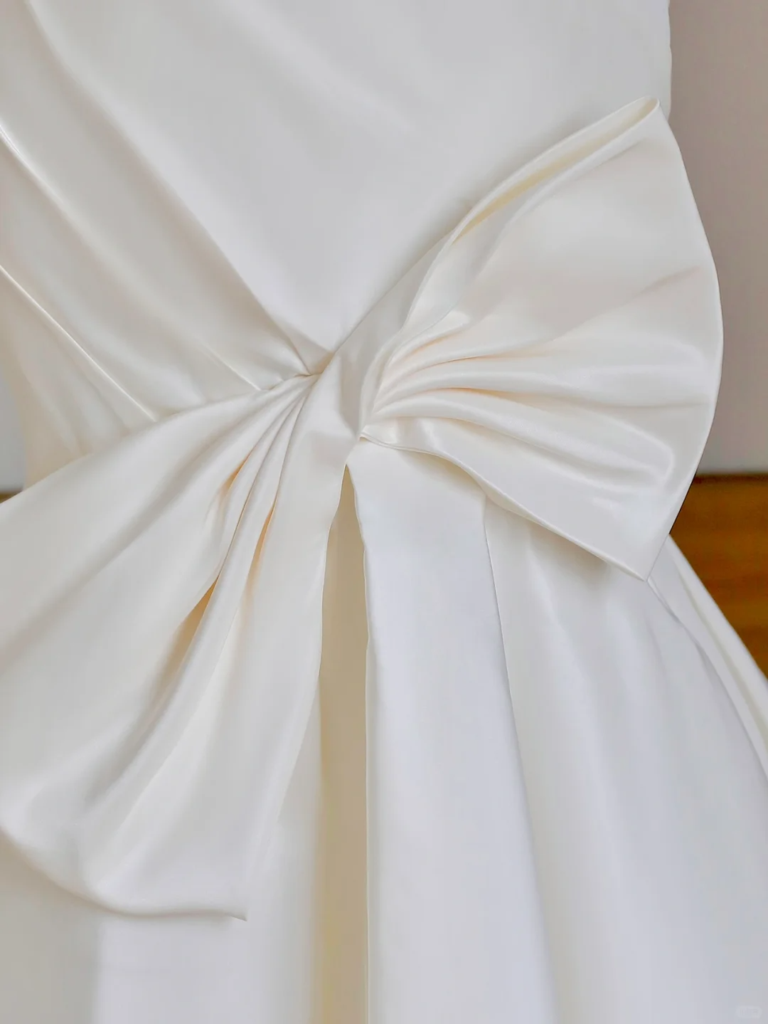 Simple Bridal Gown Mermaid Off The Shoulder Satin Short Sleeves White Wedding Dresses Minimalist Bridal Gowns DP1549