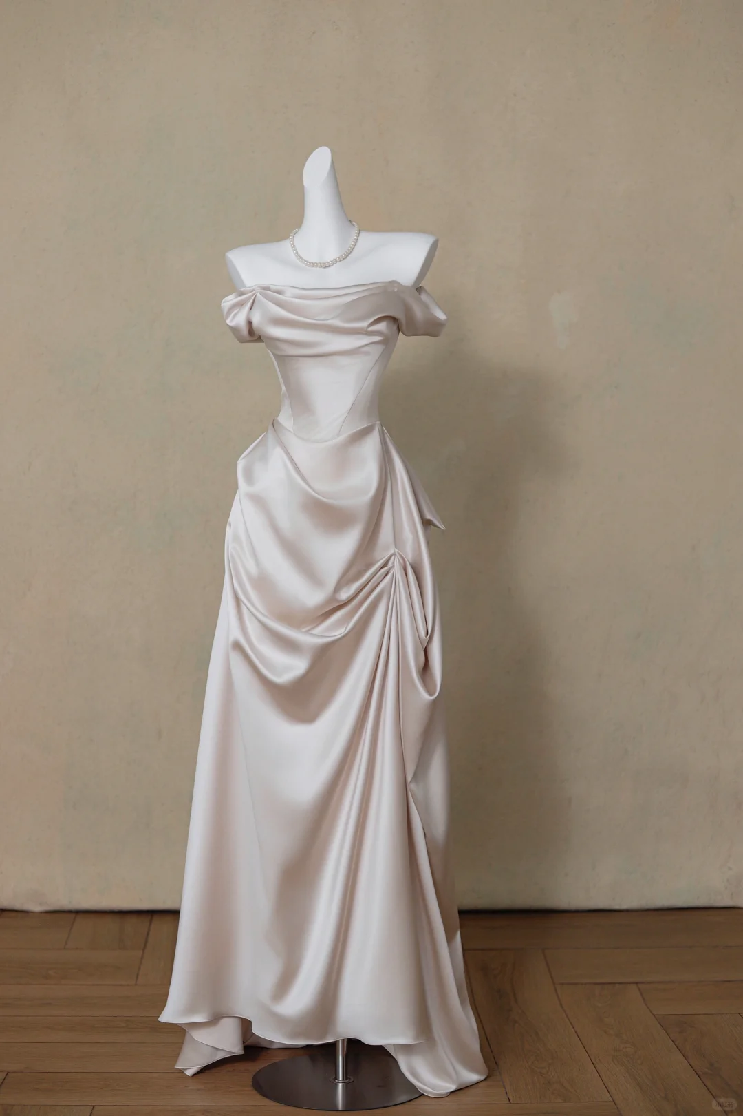 Hübsches Brautkleid A-Linie, schulterfrei, kurze Ärmel, Satin, lange Brautkleider, Brautkleider DP1876