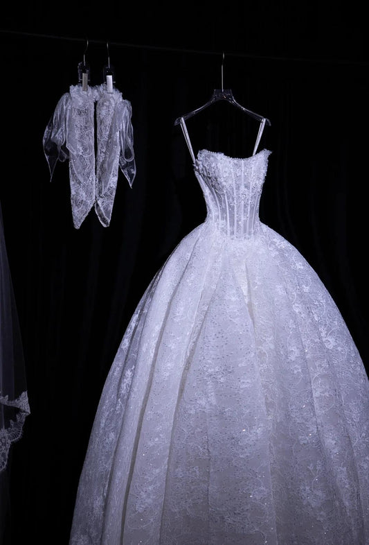 Timeless Strapless Ball Gown Lace Applique Wedding Dress Elegant White Sleeveless Bridal Dress DP2971