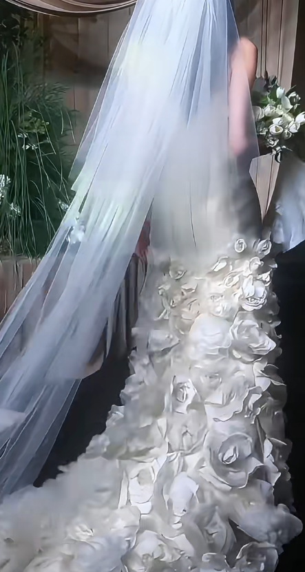 Elegant Strapless Sheath Long Luxury Wedding Dresses Satin Applique Bridal Dresses DP2976