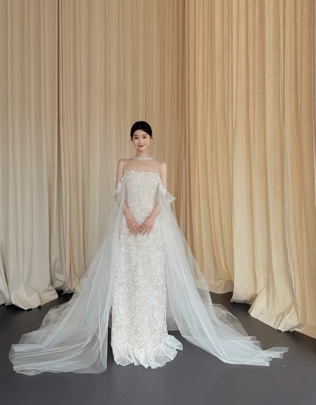 Elegant Strapless Sheath Wedding Dresses Lace Applique White Bridal Dresses DP3327