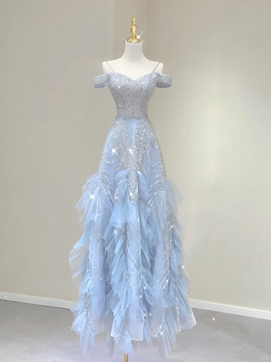 Hübsches Ballkleid mit Spaghettiträgern und Flügelärmeln, blaues Abschlusskleid für die High School, elegante Abendkleider DP391