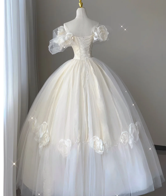 Zeitloses Ballkleid mit schulterfreien kurzen Ärmeln und Tüllblumen, Brautkleider, Brautkleider DP444