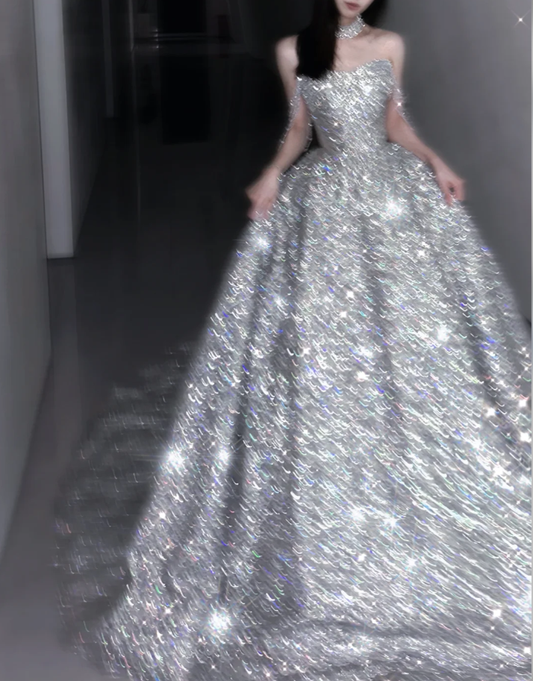Hübsches Ballkleid Trägerloses Pailletten Langes Silbernes Ballkleid Funkelnde Abendkleider DP451