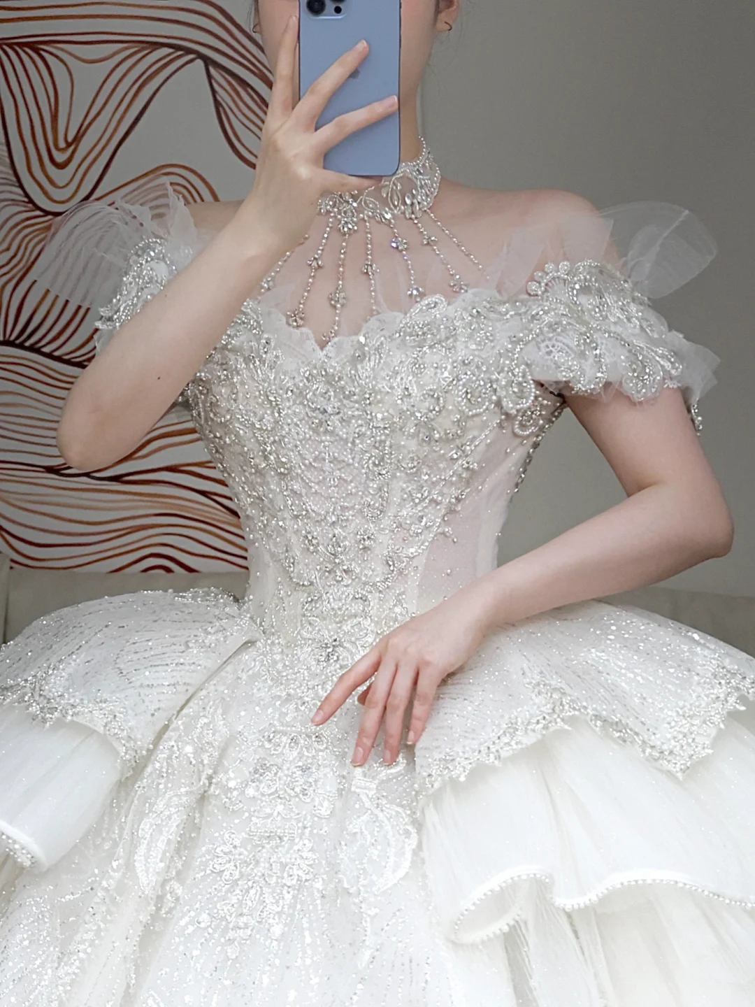 Robe de mariée de luxe à épaules dénudées et manches courtes, robe de mariée à paillettes avec traîne DP646